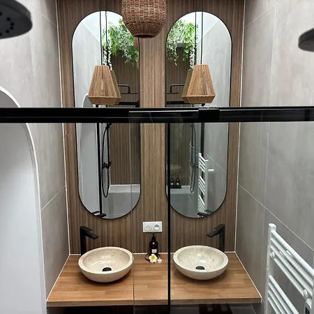 Banjar-luxe,balneo & Sauna * Saint-Aubin-d'Aubigne